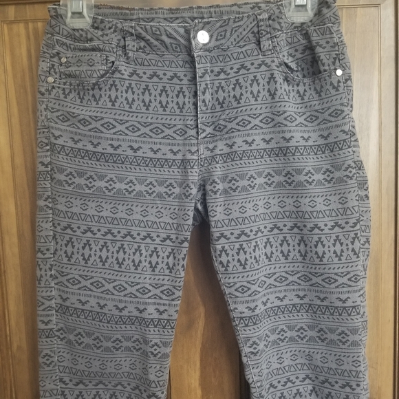Gray Patterned Jeans - Picture 4 of 4